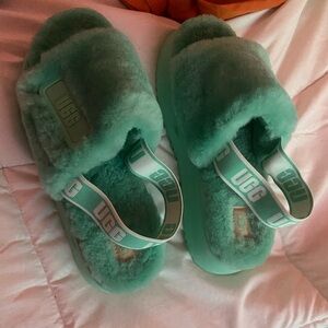 uggs slide slipper / 7.5 or 8 / never worn